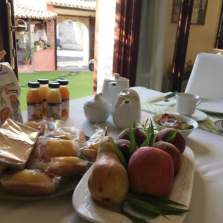 לינה וארוחת בוקר Corte Arrubia 3*