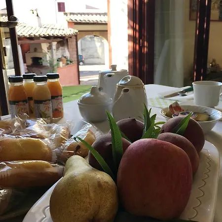 לינה וארוחת בוקר Corte Arrubia 3*